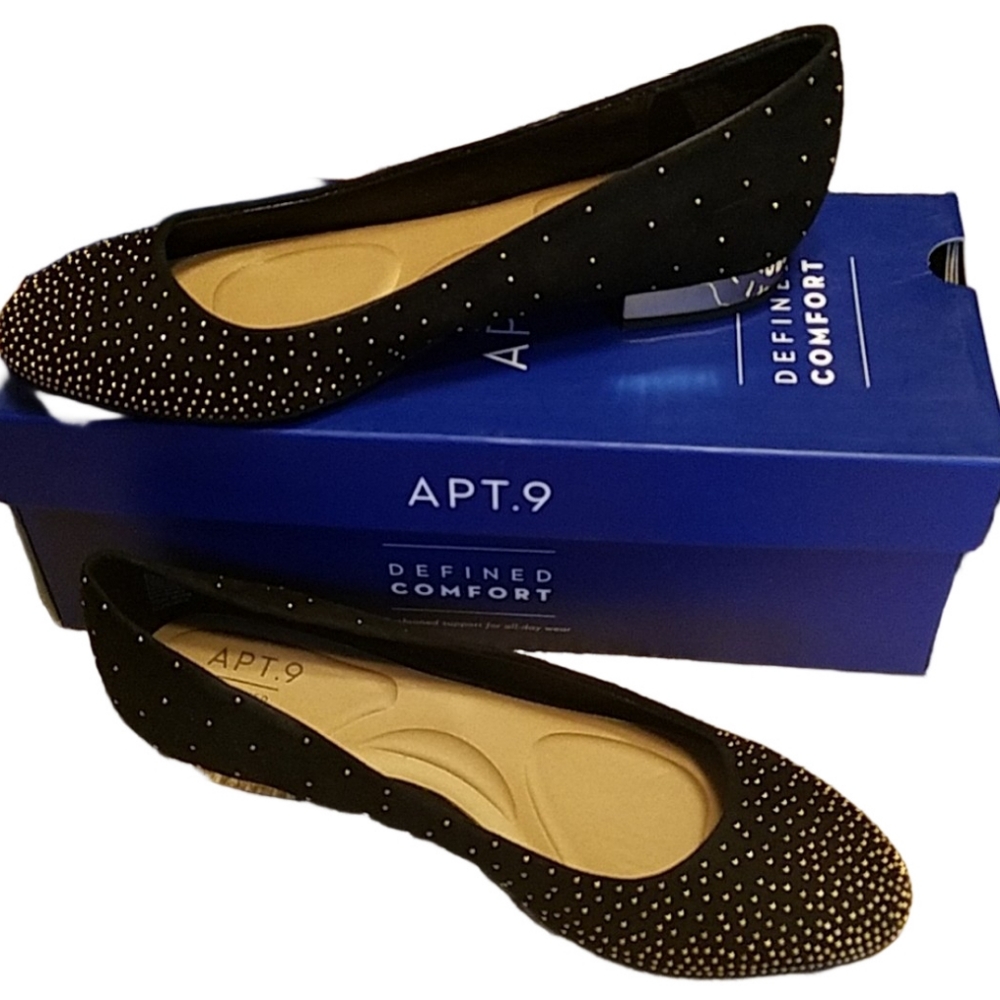 Apt 9 Nightblack Gold Studded Size 6.5 Cushioned Flats with very small heel